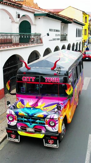 🚨¡Descubre La Paz como nunca antes con nuestro exclusivo **City Tour**!🚨Sumérgete en la vibrante cultura paceña mientras recorres sus calles llenas de historia y tradición. Desde la majestuosa **Plaza Murillo**, pasando por el fascinante **Mercado de las Brujas**, hasta las impresionantes vistas del **Valle de la Luna**. Conocerás el famoso **Teleférico** y disfrutarás de los contrastes de una ciudad que combina lo moderno y lo ancestral.🚍🚐Guías expertos te acompañarán durante todo el recorr