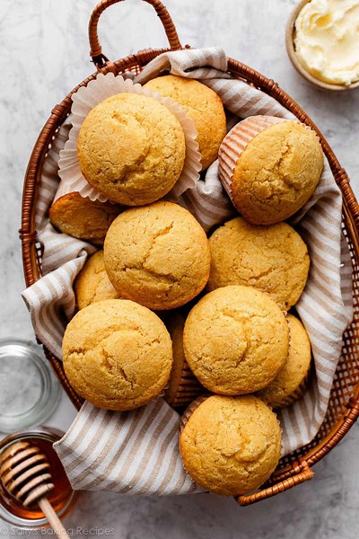 Easy Cornbread Muffins Recipe - Sally's Baking