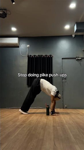 Perfect position for pike push-ups | #calisthenics #pikepushups #bodyweightworkout #shorts
