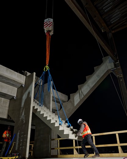 You can now really get a sense of what Scotia Place will look like in the Calgary skyline. Here is what happened on site in February: 🚧 Outer wall of parkade poured 🚧 Upper concourse steel progressed from the west to the north side 🚧 Steel & concrete for the mezzanine level progressed to the east side 🚧 Metal deck over the loading dock progressed 🚧 Continued installation of stadia in the upper seating bowl 🚧 Installation of the temporary support for the first roof truss 🚧 Structural steel