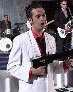 Being Funny In A Foreign Language One Week https://the1975.com/bfiafl/ | The 1975