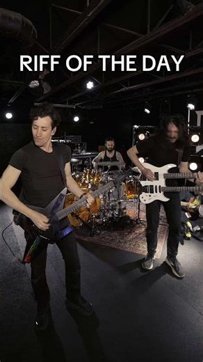 Soundchecking with this rattlesnake from The Riders of Red Hook