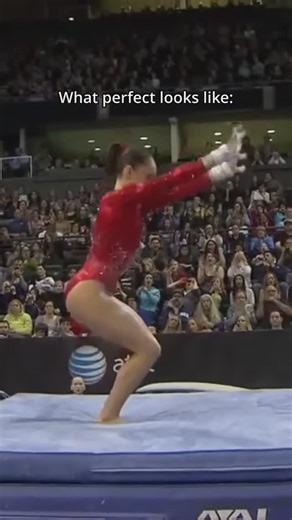 YeeThree WAG on Instagram: "Can you spot the difference樂 The first gymnast (Bi Wenjing of China at the 1996 Olympic Team Optionals) pikes her hips, has her feet separated, her chest down on the landing, and wobbles. All of this could potentially incur a deduction. The second gymnast (@jordyn_wieber - 2011 AT&T American Cup) demonstrates straight hips throughout the flip and a much cleaner landing. #gymnastics #perfect #stick #unevenbars #layout #sports"