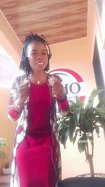 Vidéos de Petite Bekla (@petite.bekla) avec son original - Chantre Déborah Shalom