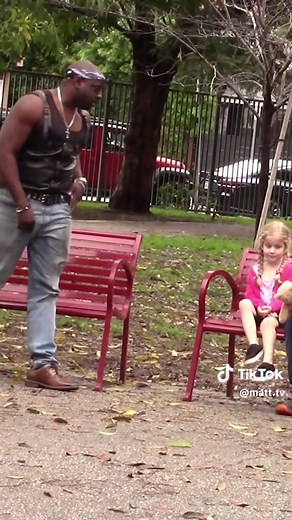 Heroic Act: Man Stops a Child Abduction Attempt