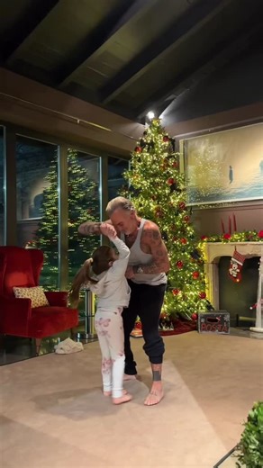 Gianluca Vacchi | This is why Dad needs to train so much😂❤️ | Instagram