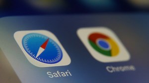 Apple iOS 14 bug resets default apps to Safari and Mail on reboot
