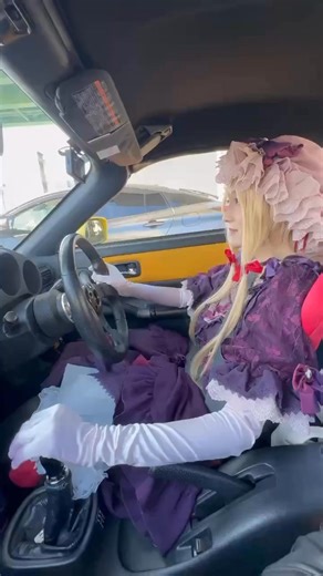 Yukari Yakumo driving 🚗 | Touhou [東方]
