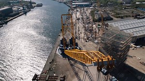 The ties are off and the champagne is open as Sarens celebrates the inauguration of the SGC-250, the biggest #Crane on the planet! Our epic video shows the whole family of the world’s biggest heavy lifters | Sarens
