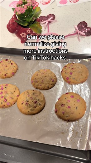 Maybe it’s just me lol 💗🍪 #baking #valentinesdaycookies | cookie cup trick