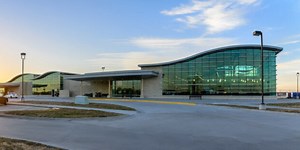 American Airlines to resume flights at Manhattan Regional Airport