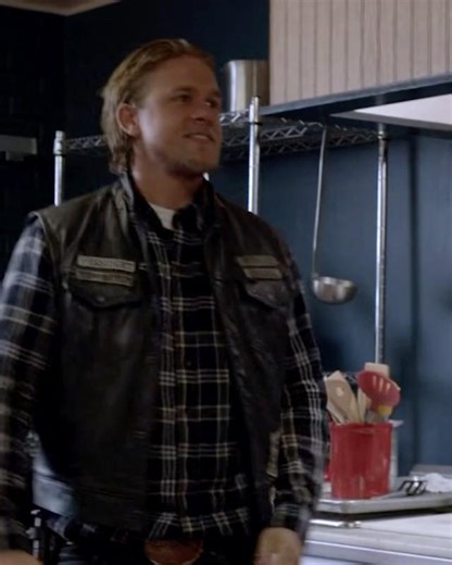 Can a Crime Club Ever Truly Protect a Town?