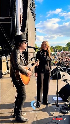 One of the Sweetest Live Performances of🎸❤️ #slash #gunsnroses #acousticsduet
