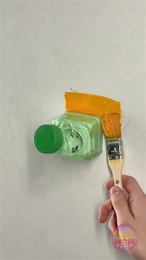 حيلة عبقرية للرسم: حماية المآخذ بزجاجة 😲🎨