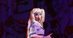 How Darren Criss Chose Who to Kiss as Hedwig