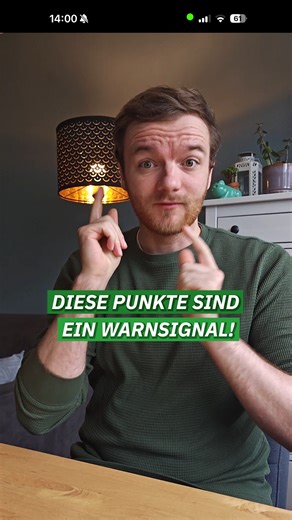 169K views · 446 reactions | Oranger oder grüner Punkt auf deinem iPhone oder Android-Handy? Wer das sieht, sollte aufpassen, welche Apps gerade aktiv sind. Android zeigt oben in der Statusleiste und bei iOS neben der Dynamic Island ein Warnsignal an, wenn Mikrofon oder Kamera (manchmal auch Standort) aktiv sind. Moderation & Produktion: Fabian Strackerjan | GIGA | Facebook