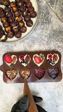 🍫 Learn how to make amazing chocolate at home all in our online chocolate course! #ChocolateLovers