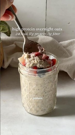 high protein overnight oats, meal prep breakfast, high fiber 🫶🏼 recipe + nutrition below ⬇️ enjoy!