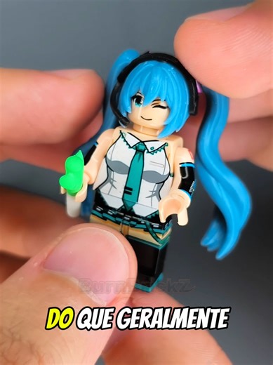 Hatsune Miku Minifigure Review