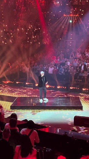 DJ Ötzi's Sweet Caroline Performance at Silvester 2026