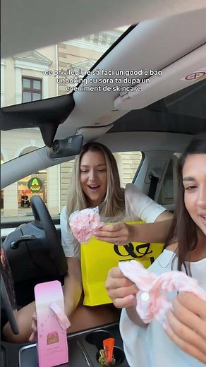 ce părere aveți despre ce am primit? Mulțumim @SOLE 🤍 #skincare #unboxing #goodiebag #sisterhood
