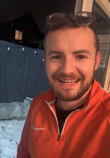 SNOW DAY! Have a great weekend everyone, enjoy your runs, tick off that bingo card and stay safe❤️ #snow #snowday #run #running #runningbingo