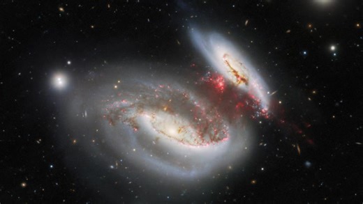 Twisted 'taffy galaxies' in amazing Gemini North Telescope image