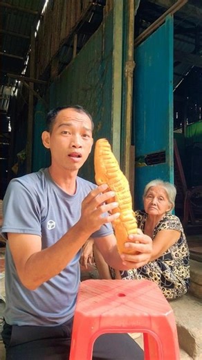 Là bánh mì cá sấu mà