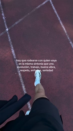 sembas | con la gente correcta, uno avanza distinto 🤝🏻 . . . . #enfoque #crecimiento #amistad #running | Instagram