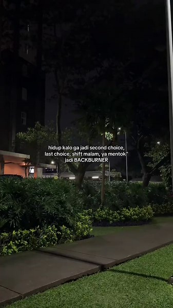 Sakit: Makna Lagu The Visitor oleh Sienna Spiro