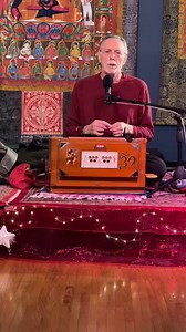 Krishna Das recounts his story of why he learned the Hanuman Chalisa and his relationship to it over the years. Filmed during a workshop at Menla in 2022. *There are a couple of opportunities to join KD at Menla this winter! Details at krishnadas.com/events | Krishna Das