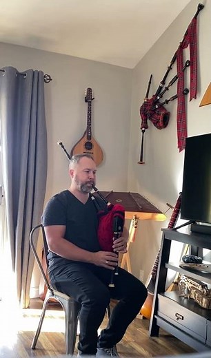 Traditional French Dance on the Cornemuse.