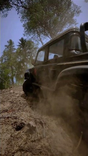 DeFe pushing hard up the hill! Full send hillclimb action 💪⛰️ #RC #HillClimb #fyp #landrover