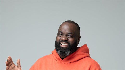 "Toulouse est dans mon cœur" : l'humoriste Issa Doumbia débarque avec un spectacle dédié à sa prof de maths