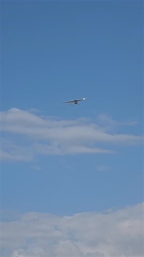 Jeffry | Cessna 182 landing on 17R at SDF @cessna @flylouisville #cessna #cessna182 #generalaviation #hikouki_club #aviation #planespotting... | Instagram