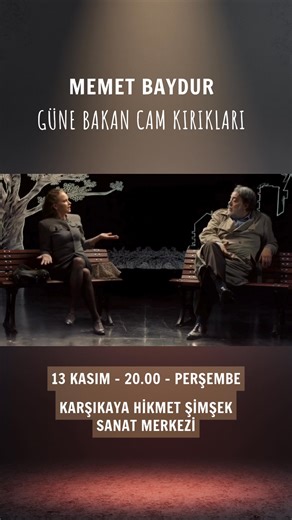 🎭 “Ne zaman uzaklarda bir lokantaya girseniz yan masada ya Pavarotti oturur ya da Picasso… Karnınız acıkmaya görsün, hoop gelsin Albert Einstein!” 🎶📚 ✨ Memet Baydur’un unutulmaz eseri “Güne Bakan Cam Kırıkları”, Mecburi İstikamet Yapım prodüksiyonu ile sahnede! Kerem Atabeyoğlu ve Almıla Uluer Atabeyoğlu’nun başrolleri paylaştığı oyunun yaratıcı ekibinde Ayşe Sedef Ayter, M.K. Perker, Efe Bahadır ve İklim Tamkan gibi uluslararası sanatçılar da yer alıyor. 🌿 İki yalnız insanın bir parkta tesa