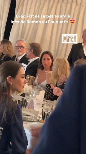 Exclusif : Brad Pitt et sa petite amie Inès de Ramon au Fouquet’s des Champs Élysées, après la cérémonie des César. #Cesar2023 #bradpitt | Paris Match