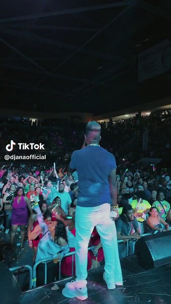 @socafestbelize was 🔥last night 🇧🇿🇧🇿🇧🇿🇧🇿 the energy was UNREAL 🏆 see yall at the Orange Walk after party today! #vybzkartel #dancehall #soca #belize @Ultra Simmo @vybzkartel