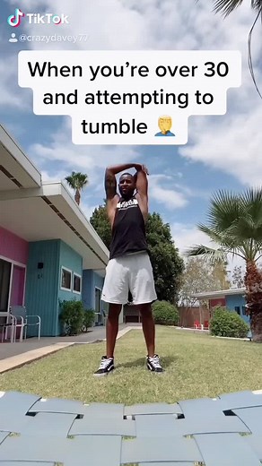 Not me trying to break my neck #OutPizzaTheHut #over30tiktok #tiktokersover30 #tumblingfails #tumblersoftiktok