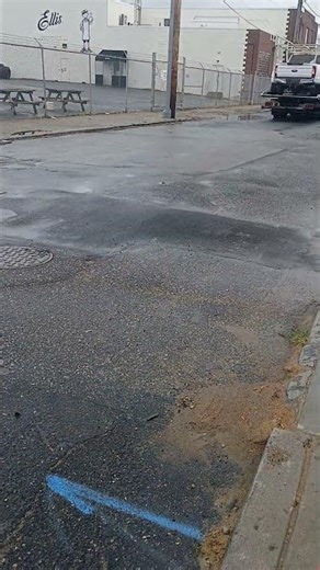 An M2 Freightliner towing a Dually