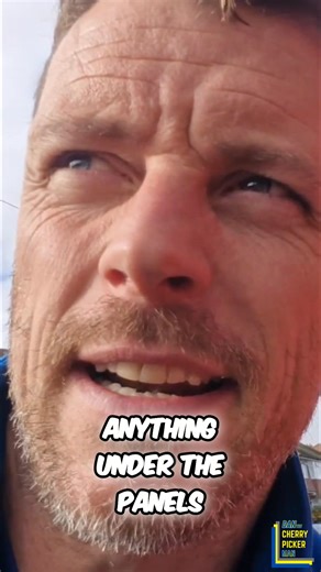 Back in Tollerton, Nottinghamshire today — and I’ve been called out to sort a familiar problem. About a year ago, I re-pointed these chimneys and quoted to fit bird mesh around the solar panels, but at the time there wasn’t a pigeon in sight… so the customer decided to leave it. Fair enough! Fast forward twelve months, and guess who’s moved in? 🐦 The pigeons have taken over — and they’ve made a right mess under those panels. I promise I didn’t spread any seed under there to guarantee future wor