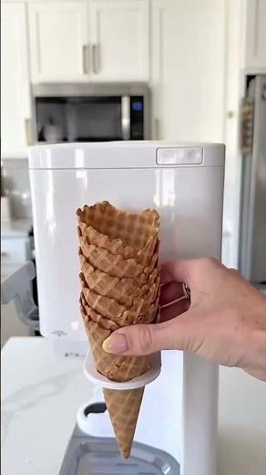 🍦✨ Soft Serve Ice Cream Machine