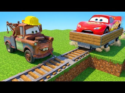 McQueen & Tow Mater BUILD a MINECRAFT TRACK in Roblox!
