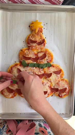 Amy Palanjian on Instagram: "Higher protein, no-knead, quick, AND fun, Christmas tree pizza is a go-to when I want an easy Friday night dinner that's less $4 than takeout. ⠀⠀⠀⠀⠀⠀⠀⠀⠀ Comment RECIPE to have the full info sent your way! https://www.yummytoddlerfood.com/christmas-pizza/ ⠀⠀⠀⠀⠀⠀⠀⠀⠀ #toddlers #kidfood #pizzanight #holidays"