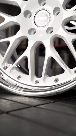 Custom Gloss White ESR LV1 Wheels | ESR Wheels Indonesia