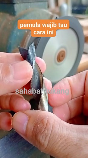 cara asah mat4 bobok modifan menggunakan mat4 bor 12,mm hasil nyessss 👍🏿 #reels #fypシ゚firal #fypfiral #reelsfb #reel #jangkoan #fypfiral #reelvidio #tips #tipstool #tipsandtrikcs #foryou #hobikayu #furniture #teakwood #handmade #woodworking #woodkarft #haycoid #zeroemissions #7desetembro #theweeknd #adinross #topmodels #ballon #rocket #konoha #Emil #ketrampilan | Dunia kita