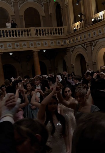 Ressu IB Wanhat ‘26 will forever be frozen in time #wanhat #wanhat2026 #prom #mannequinchallenge #badbunny mannequin challenge 2026 edition