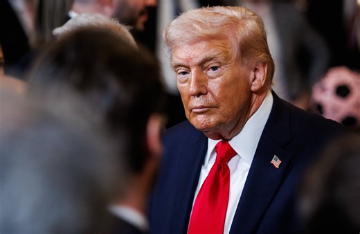 Affaire Epstein : une femme accuse Donald Trump d’agression sexuelle dans de nouveaux documents - Elle