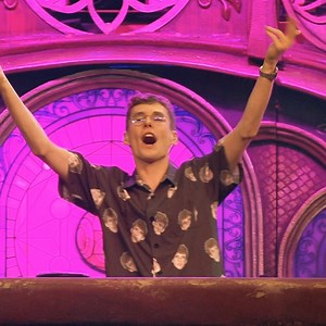 633K views · 2.2K shares | Lost Frequencies premiering his brand new track "Sun is Shining" at the Tomorrowland Mainstage. Grab it now: https://FF031.lnk.to/SIS | Tomorrowland | Facebook