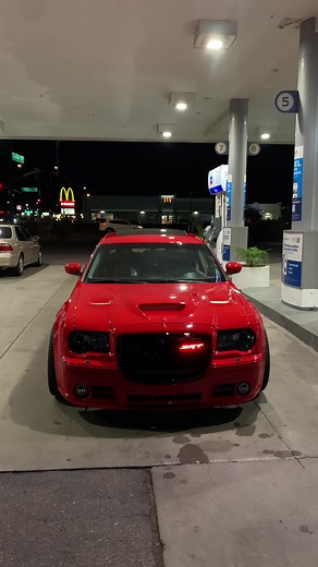 Explore the Chrysler 300 SRT8: A Mopar Car Enthusiast's Dream